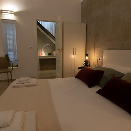 R-Home Exclusive Rooms คาตาเนีย ภายนอก รูปภาพ