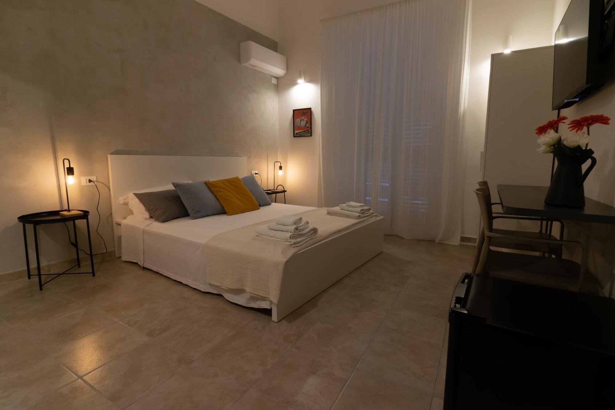R-Home Exclusive Rooms คาตาเนีย ภายนอก รูปภาพ