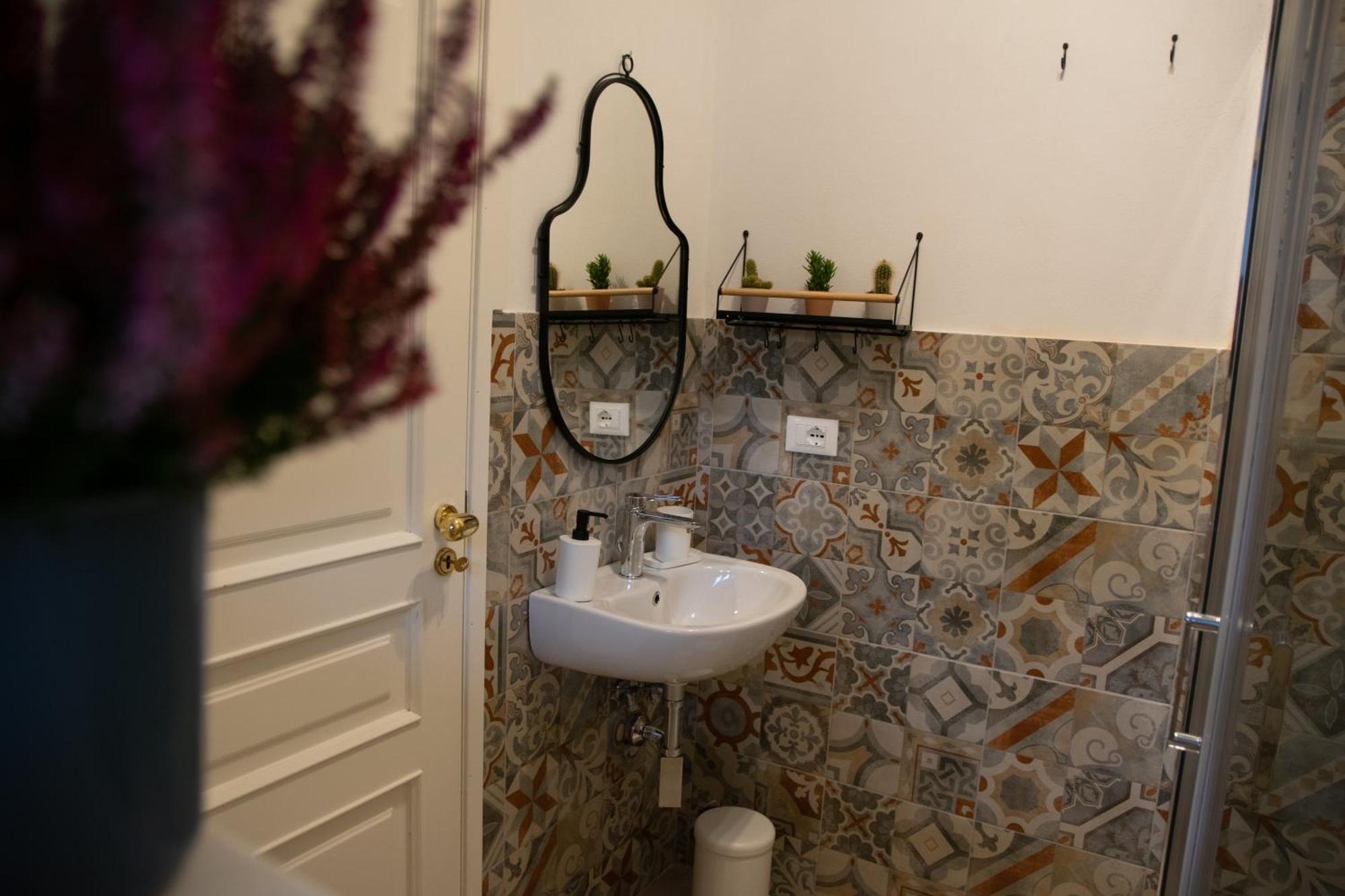 R-Home Exclusive Rooms คาตาเนีย ภายนอก รูปภาพ