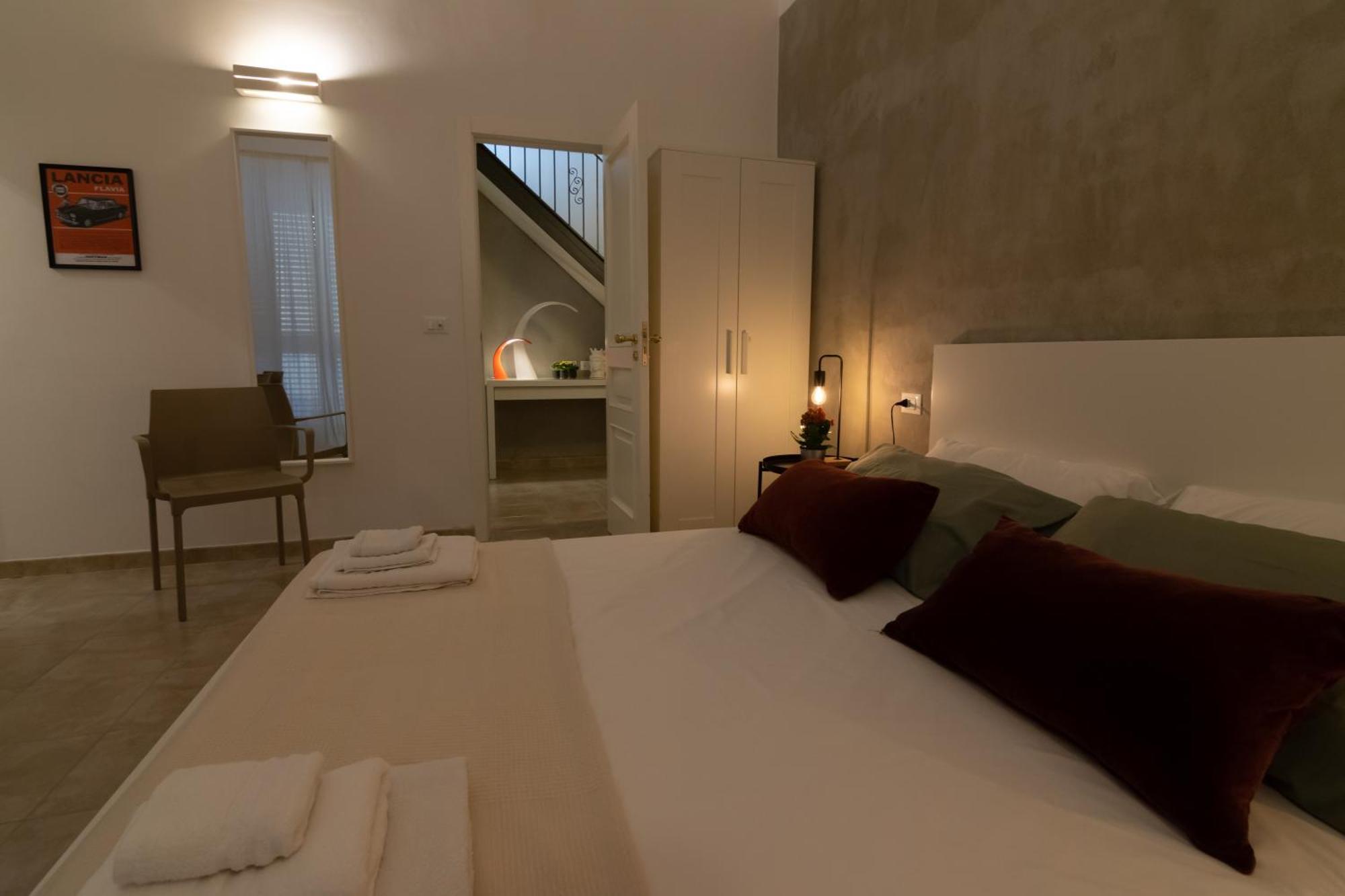 R-Home Exclusive Rooms คาตาเนีย ภายนอก รูปภาพ