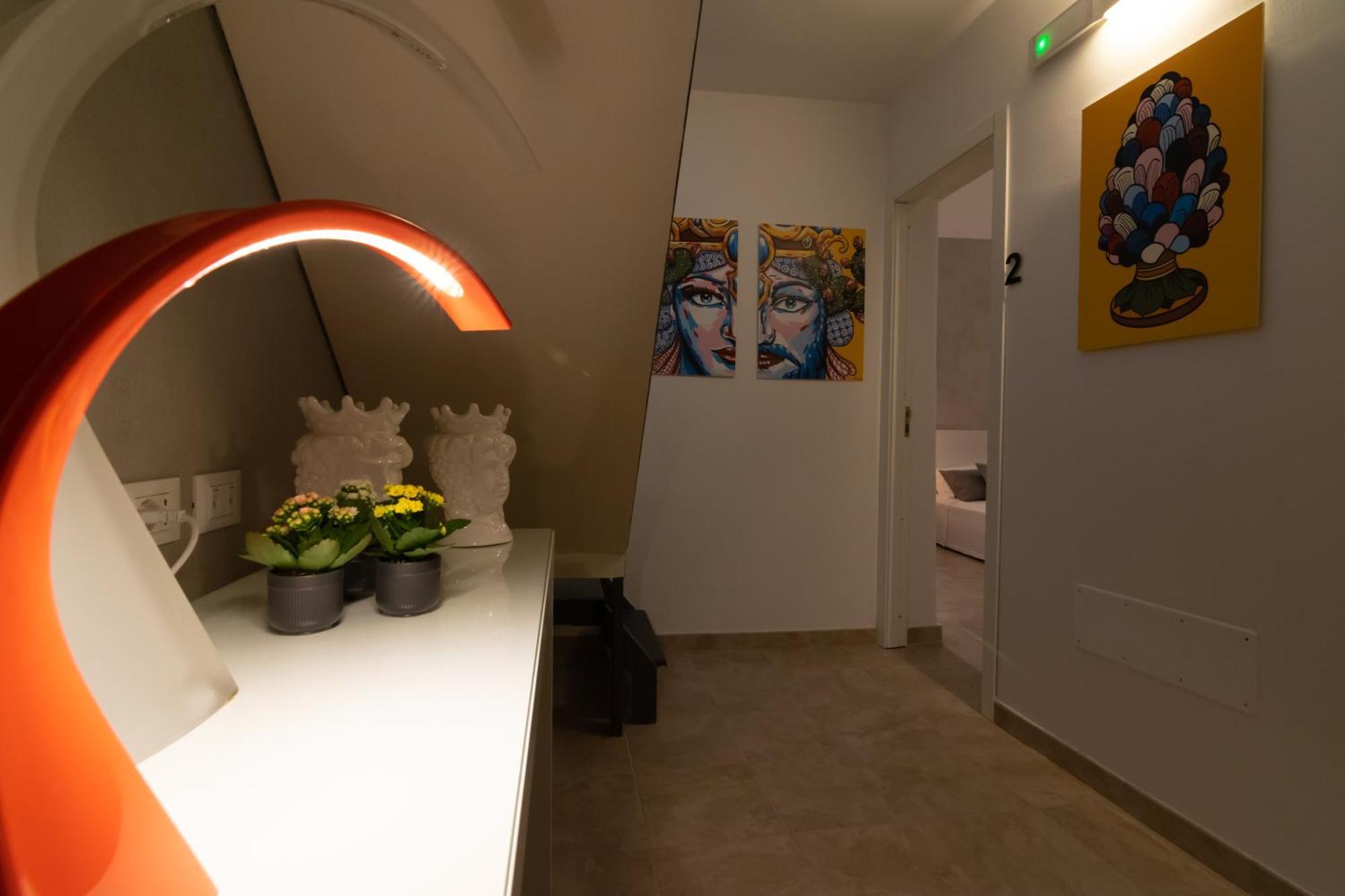 R-Home Exclusive Rooms คาตาเนีย ภายนอก รูปภาพ